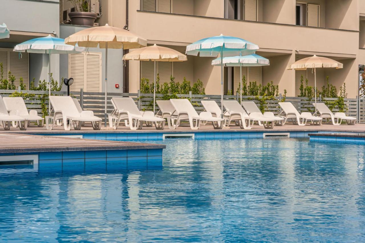 Golden Hotel Марина ди Чечина Екстериор снимка